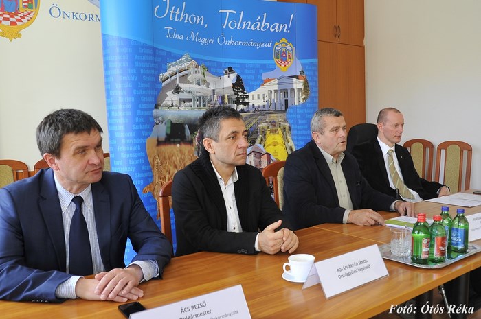 Tolna megyei fejlesztésekről szólt a sajtótájékoztató