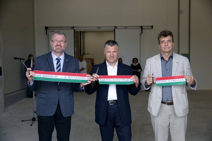 Bátaszéki agrárlogisztikai központot avattak